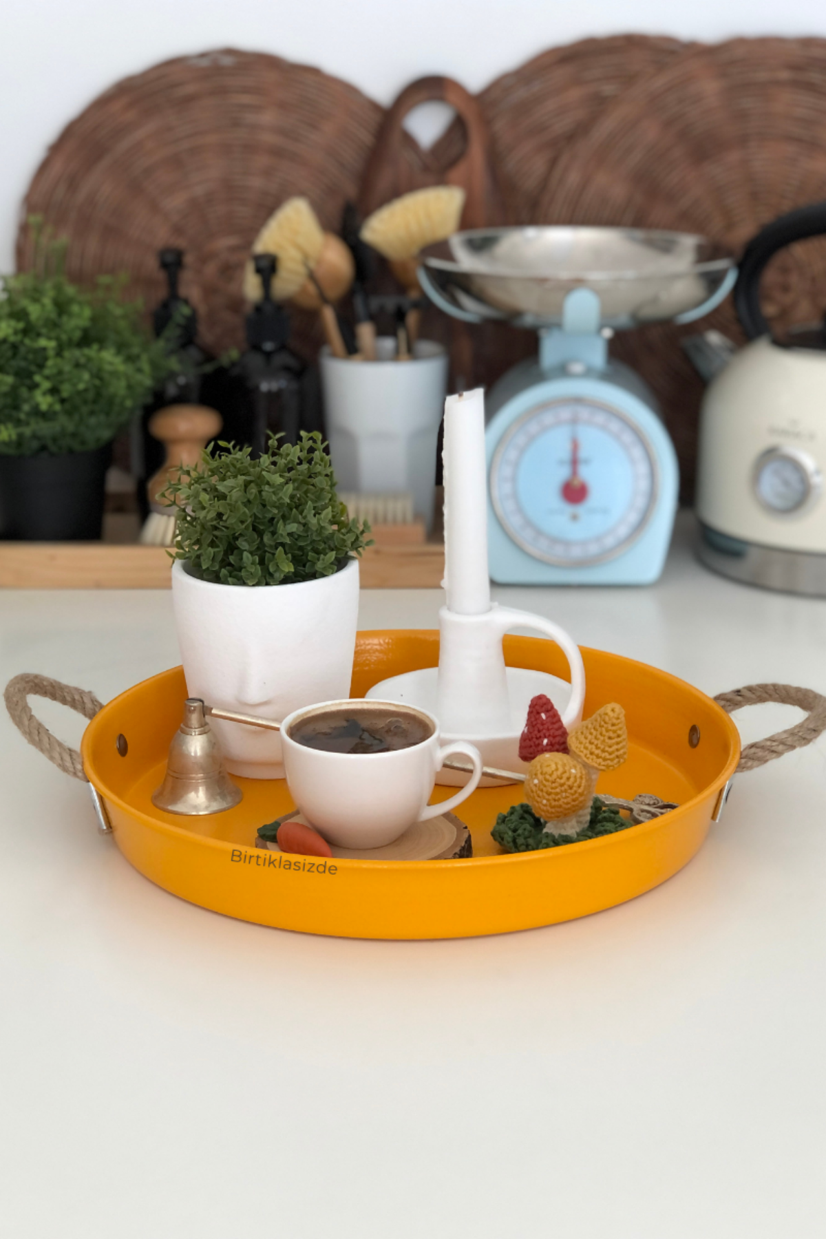Kitchen Trend 37 cm Halat Kulplu Metal Çay Kahve Dekoratif Sarı Sunum Tepsisi